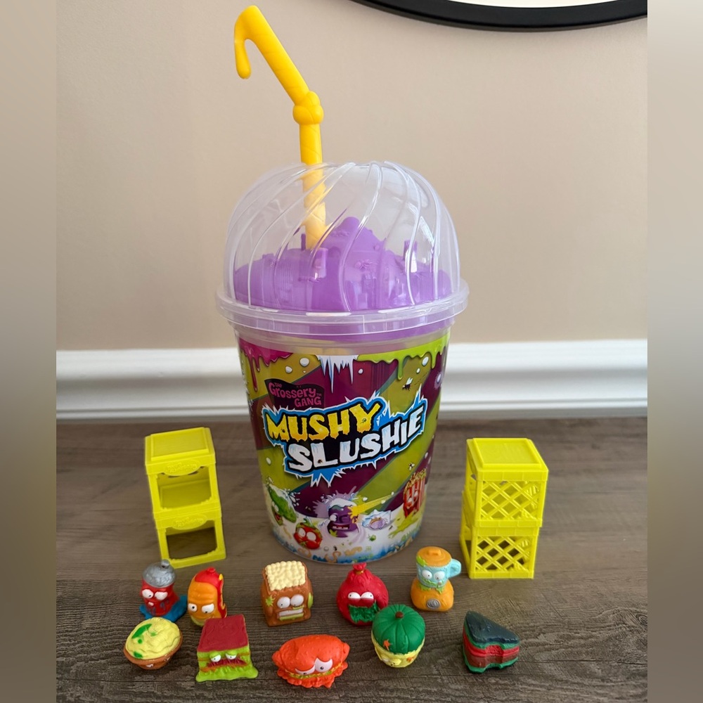 Grossest Gang Mushy Slushie Cup with Figures